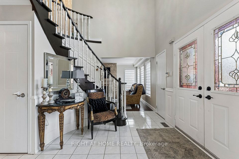 39 Banner Road, Brampton, ON L6X 4K8 4