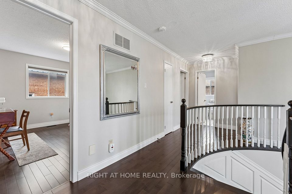 39 Banner Road, Brampton, ON L6X 4K8 21
