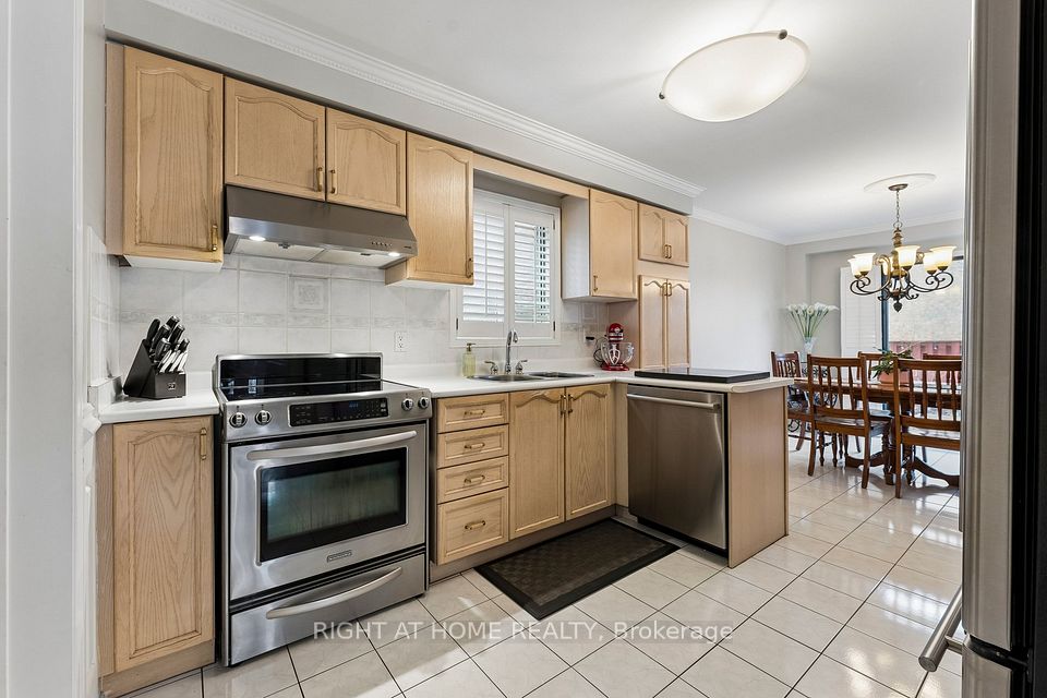 39 Banner Road, Brampton, ON L6X 4K8 14