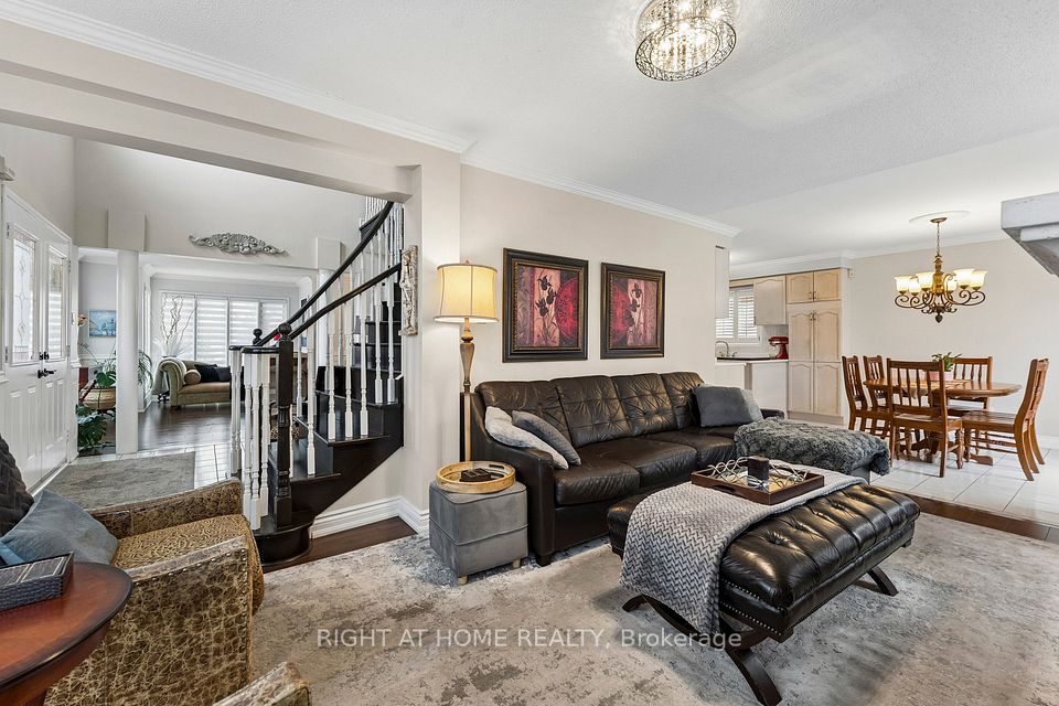 39 Banner Road, Brampton, ON L6X 4K8 9