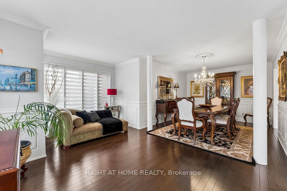 39 Banner Road, Brampton, ON L6X 4K8 3