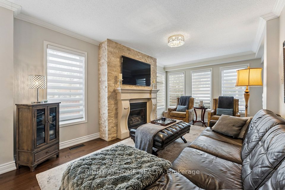 39 Banner Road, Brampton, ON L6X 4K8 10
