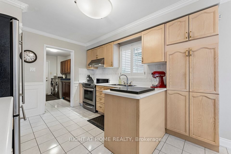 39 Banner Road, Brampton, ON L6X 4K8 16