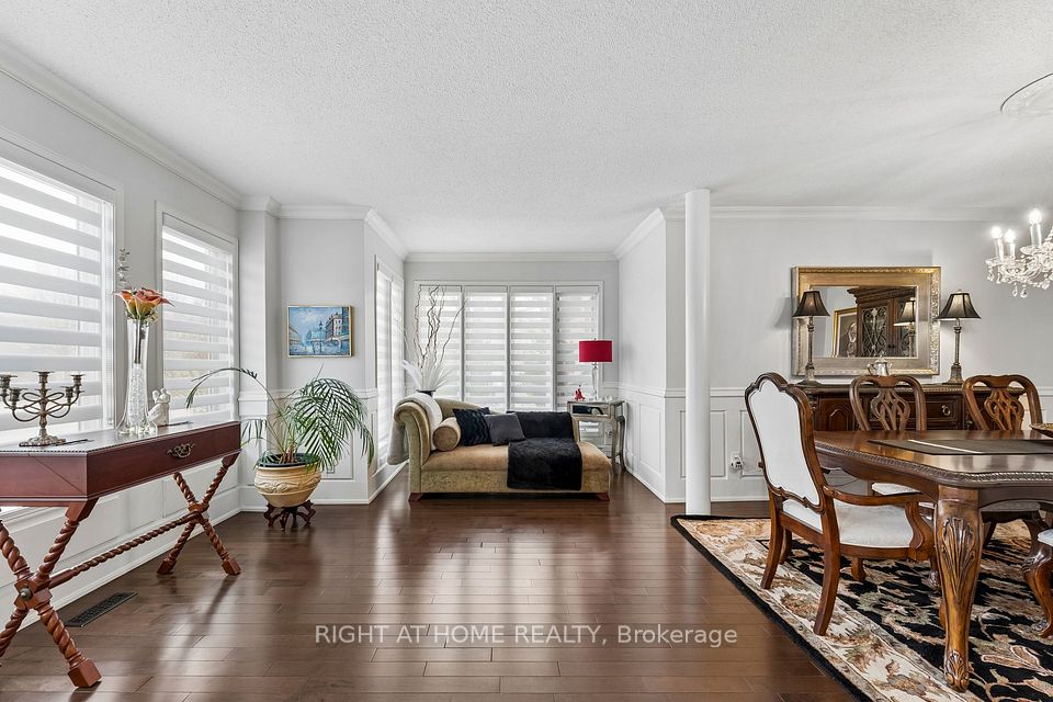 39 Banner Road, Brampton, ON L6X 4K8 6