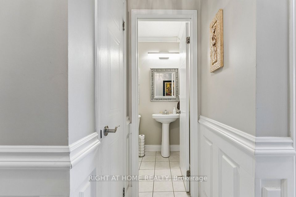 39 Banner Road, Brampton, ON L6X 4K8 18