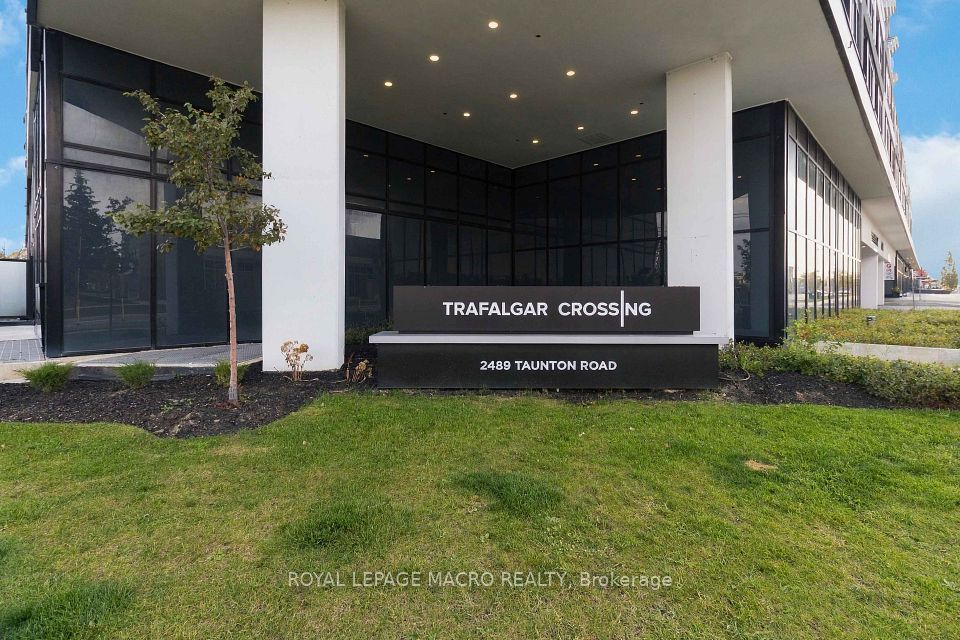 2489 Taunton Road 815, Oakville, ON L6H 3R9 3