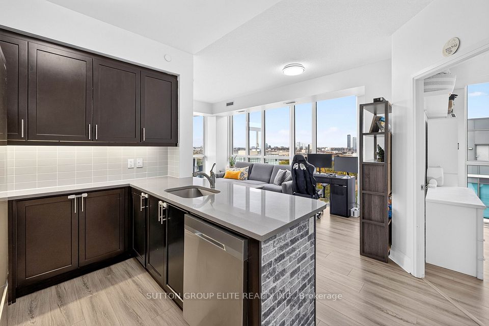 15 Zorra Street 1309, Toronto, ON M8Z 0C1 6