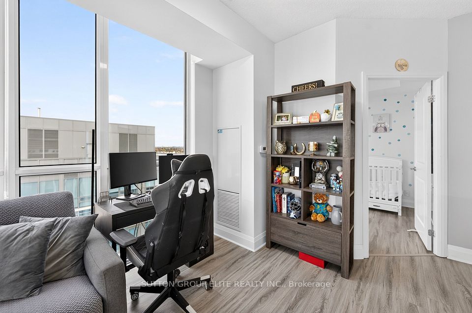 15 Zorra Street 1309, Toronto, ON M8Z 0C1 16