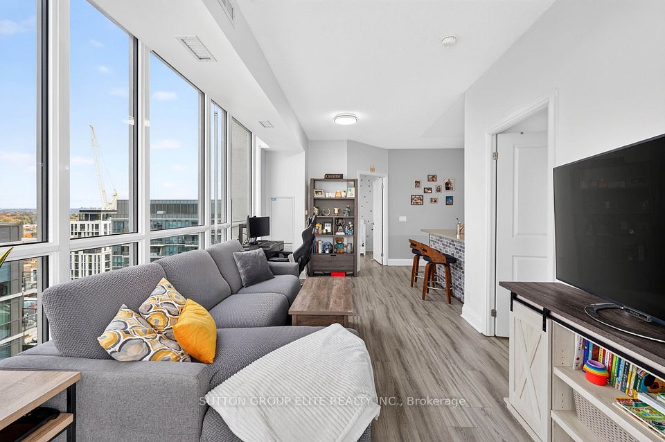 15 Zorra Street 1309, Toronto, ON M8Z 0C1 14