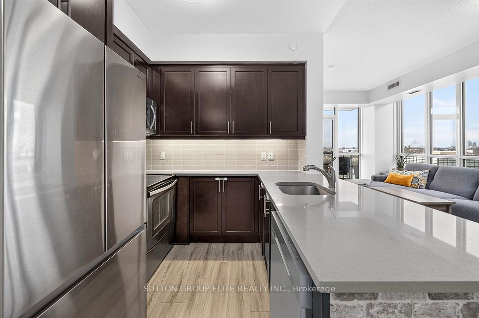 15 Zorra Street 1309, Toronto, ON M8Z 0C1 19