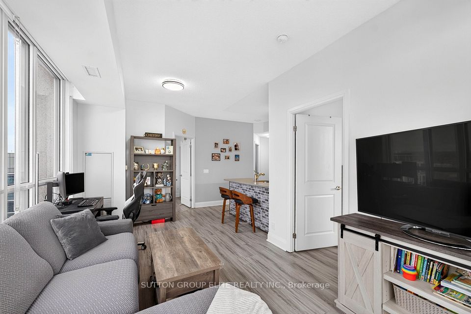 15 Zorra Street 1309, Toronto, ON M8Z 0C1 15