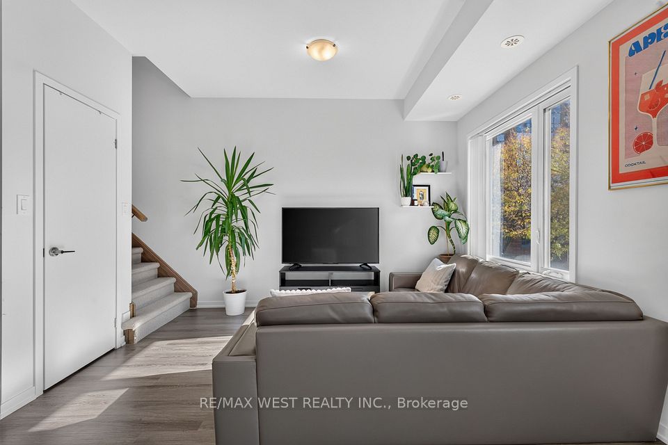 5 William Jackson Way 68, Toronto, ON M8X 2J2 3