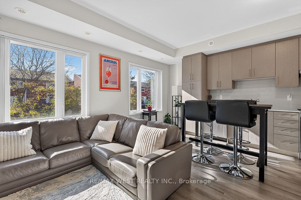 5 William Jackson Way 68, Toronto, ON M8X 2J2 21
