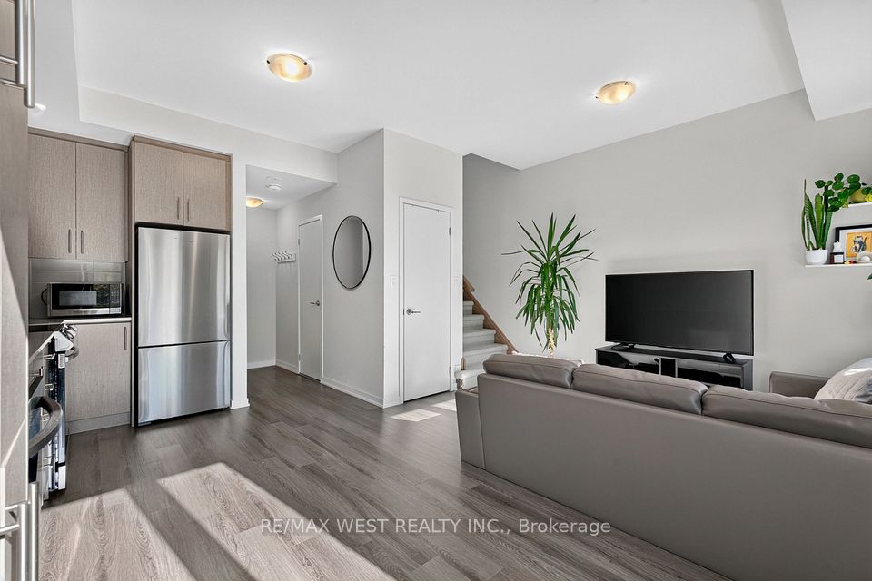 5 William Jackson Way 68, Toronto, ON M8X 2J2 6
