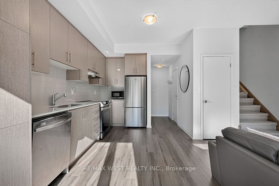 5 William Jackson Way 68, Toronto, ON M8X 2J2 12