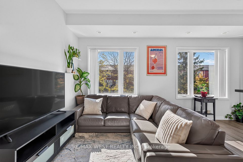 5 William Jackson Way 68, Toronto, ON M8X 2J2 4