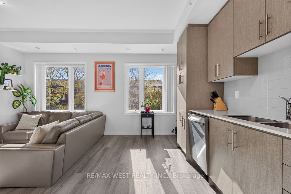 5 William Jackson Way 68, Toronto, ON M8X 2J2 7