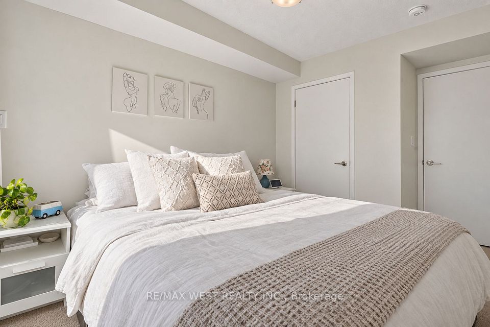 5 William Jackson Way 68, Toronto, ON M8X 2J2 25