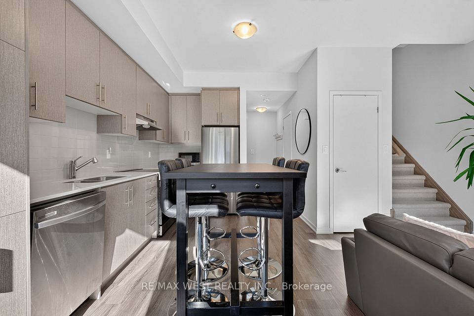 5 William Jackson Way 68, Toronto, ON M8X 2J2 17