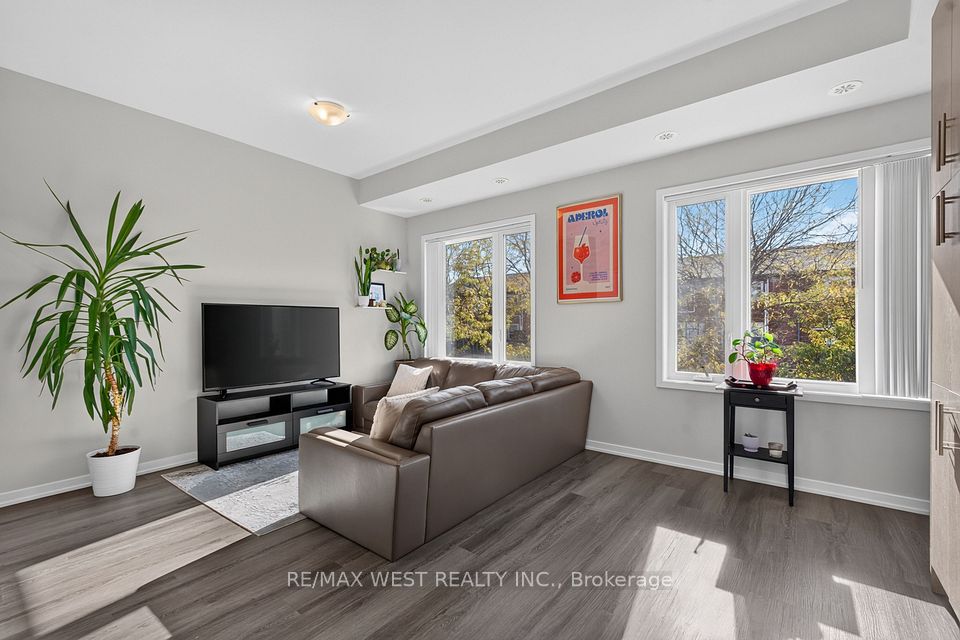 5 William Jackson Way 68, Toronto, ON M8X 2J2 13