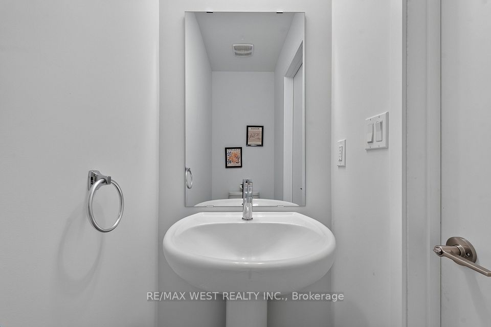 5 William Jackson Way 68, Toronto, ON M8X 2J2 22