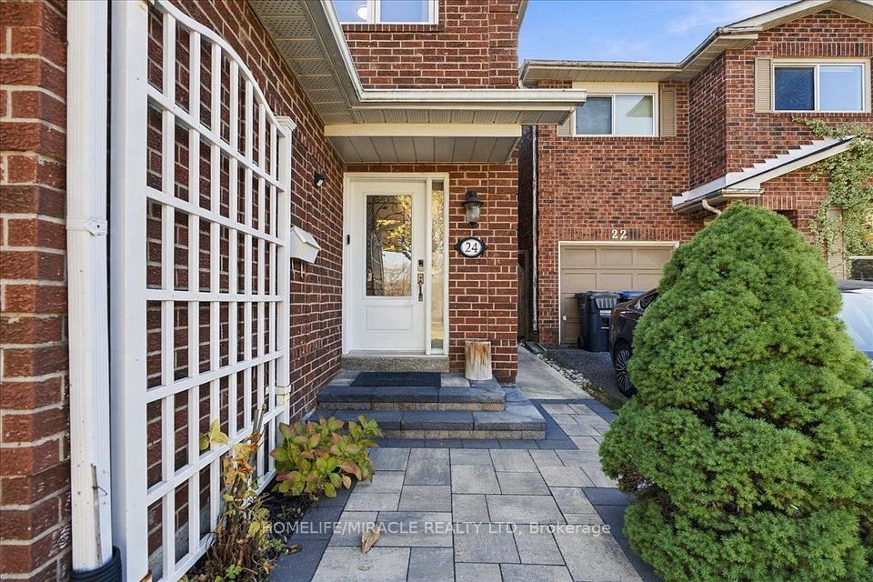 24 Huntley Court, Brampton, ON L6Z 1X8 3