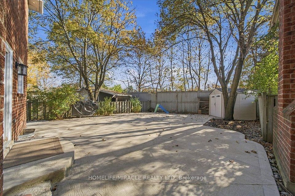 24 Huntley Court, Brampton, ON L6Z 1X8 23