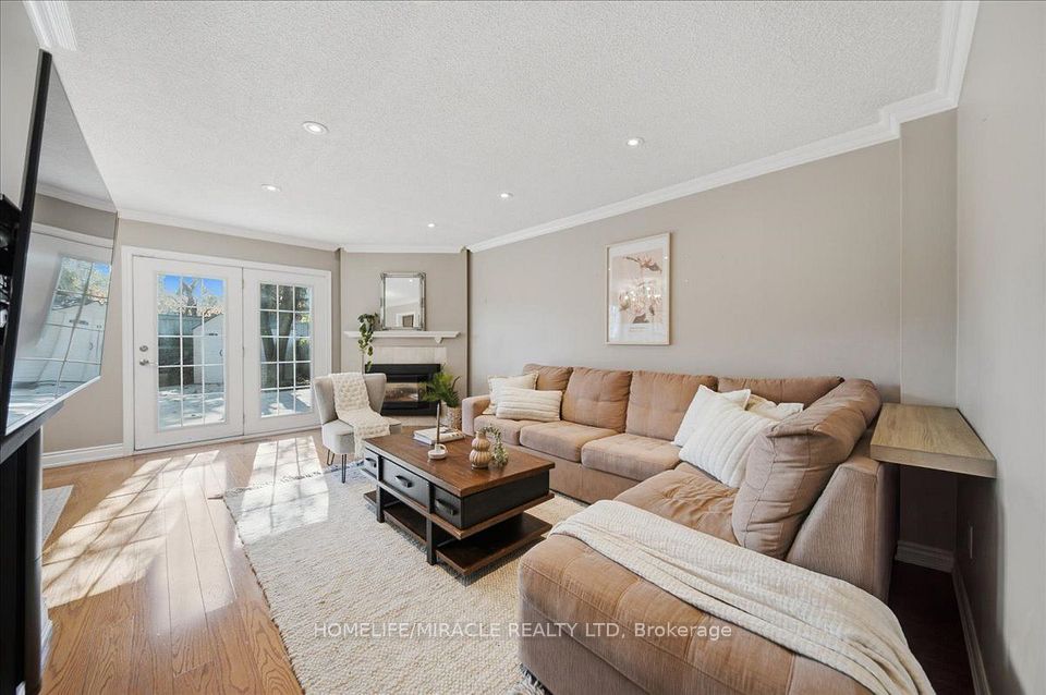 24 Huntley Court, Brampton, ON L6Z 1X8 5