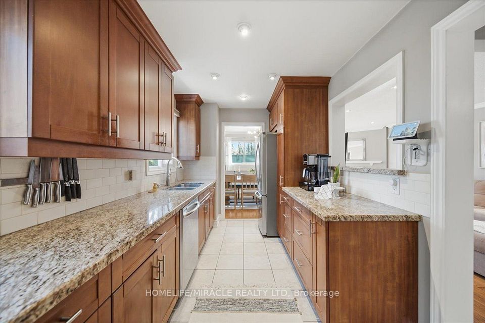 24 Huntley Court, Brampton, ON L6Z 1X8 9
