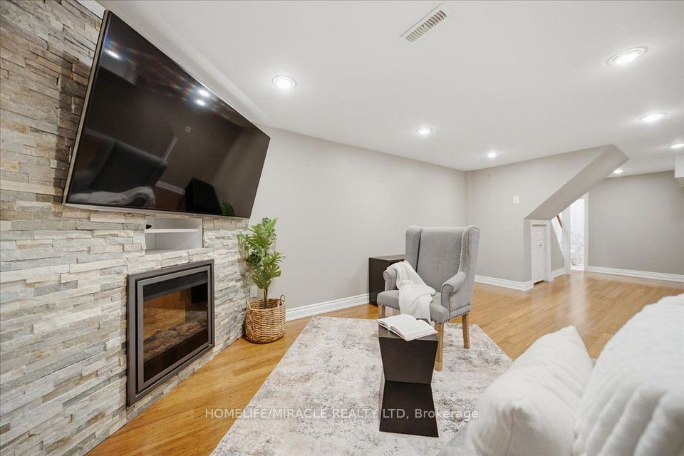 24 Huntley Court, Brampton, ON L6Z 1X8 20