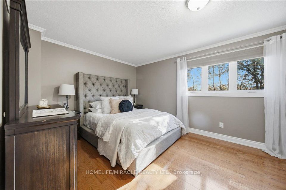 24 Huntley Court, Brampton, ON L6Z 1X8 12
