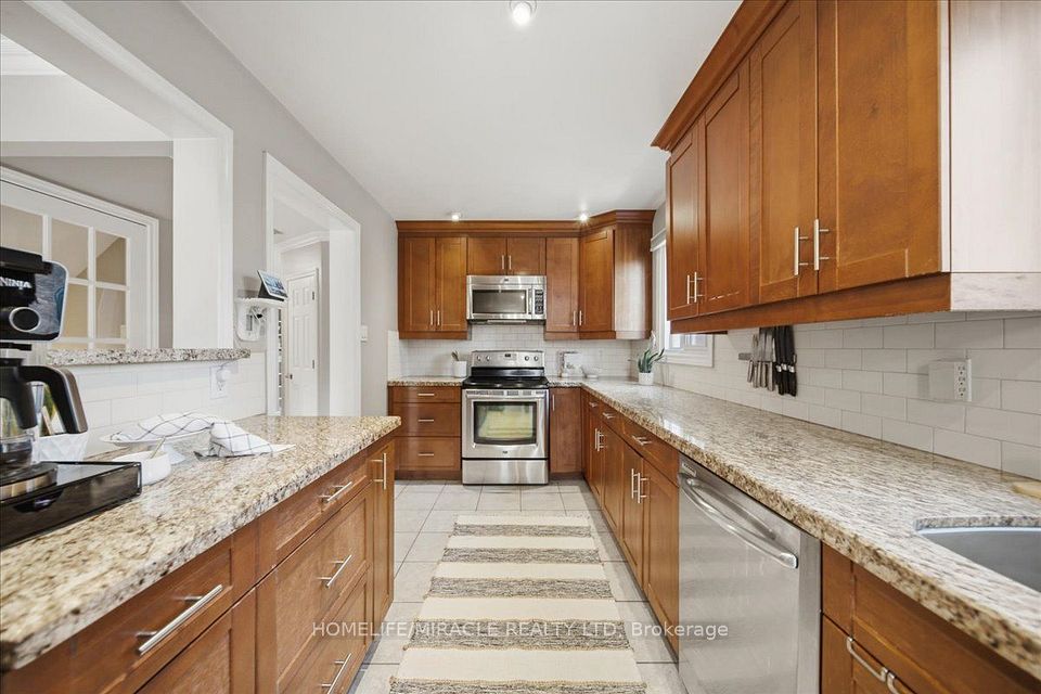 24 Huntley Court, Brampton, ON L6Z 1X8 8