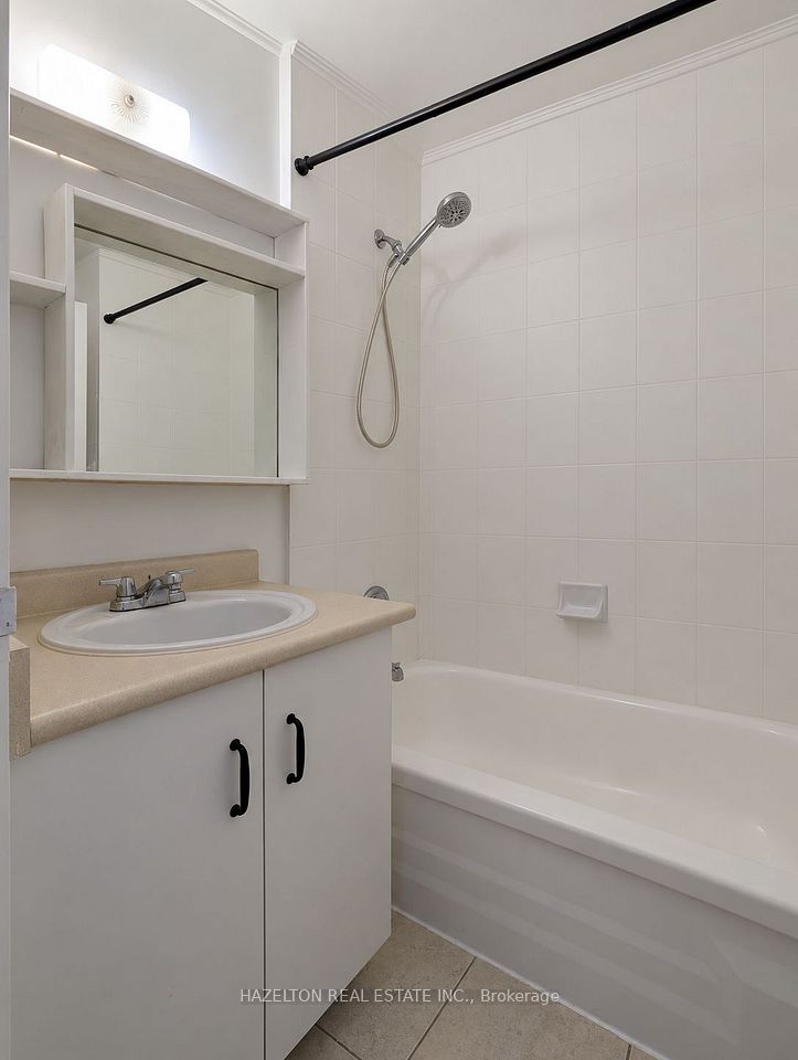 1665 Bloor Street E 505, Mississauga, ON L4X 1S4 9