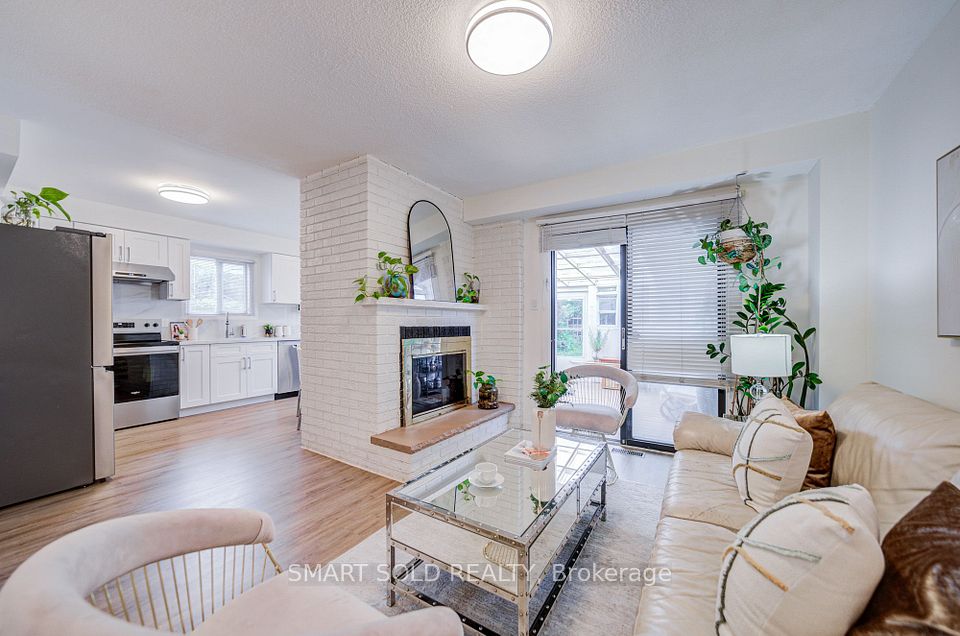 857 Messenger Meadow Drive, Mississauga, ON L5C 3T1 20