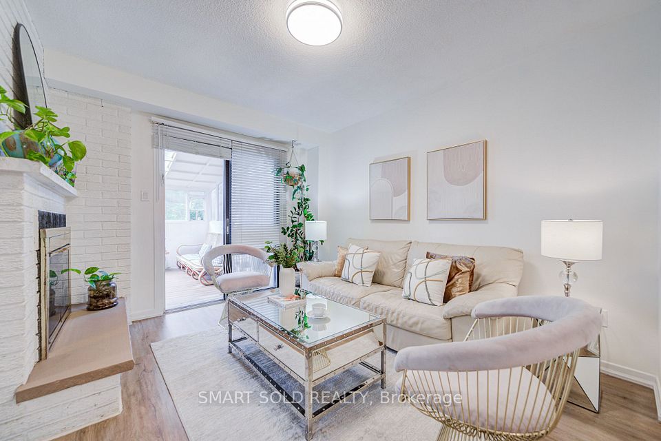 857 Messenger Meadow Drive, Mississauga, ON L5C 3T1 18
