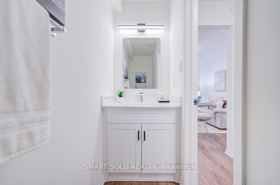 857 Messenger Meadow Drive, Mississauga, ON L5C 3T1 21