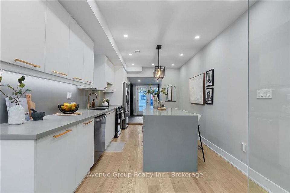 811 Dovercourt Road, Toronto, ON M6H 2X4 7