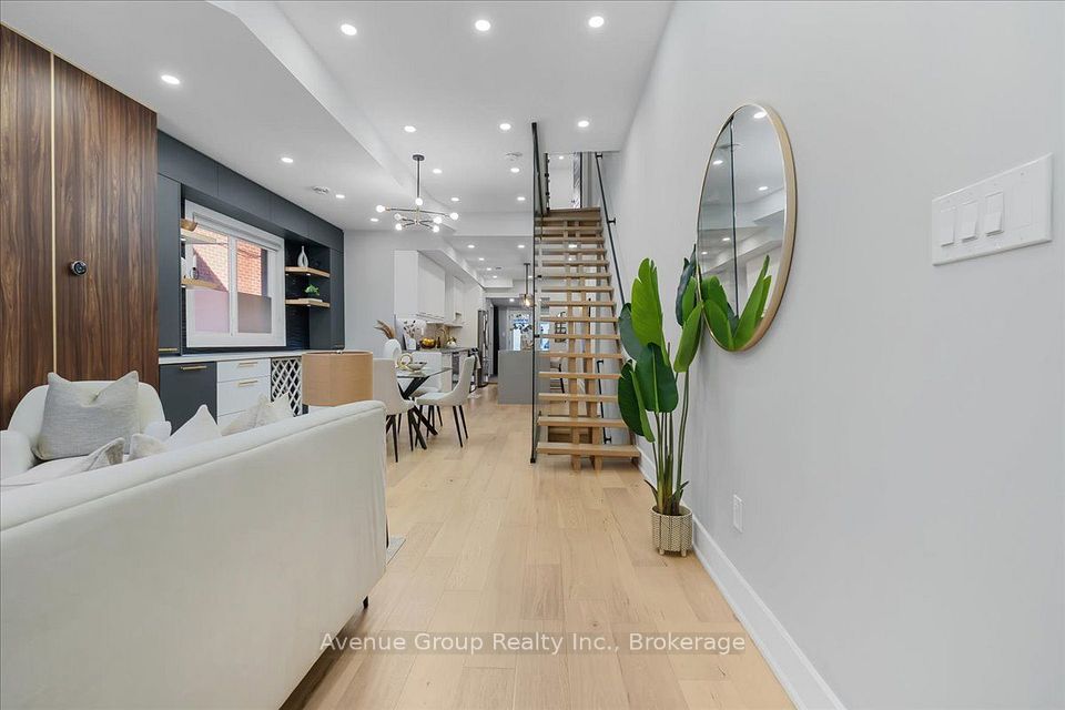 811 Dovercourt Road, Toronto, ON M6H 2X4 4