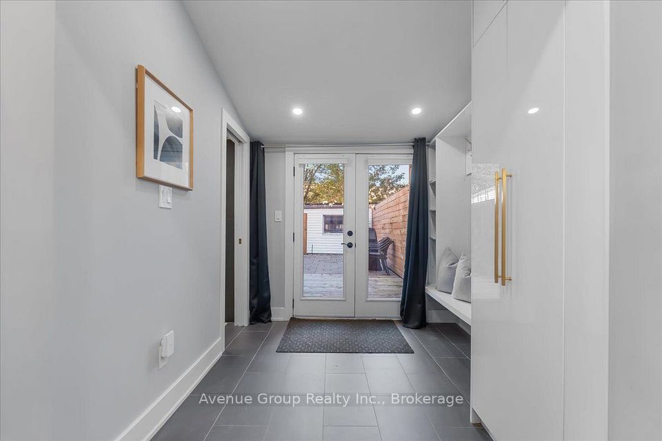 811 Dovercourt Road, Toronto, ON M6H 2X4 12