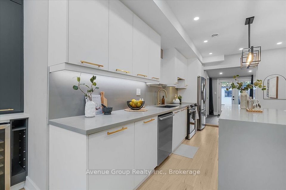 811 Dovercourt Road, Toronto, ON M6H 2X4 6