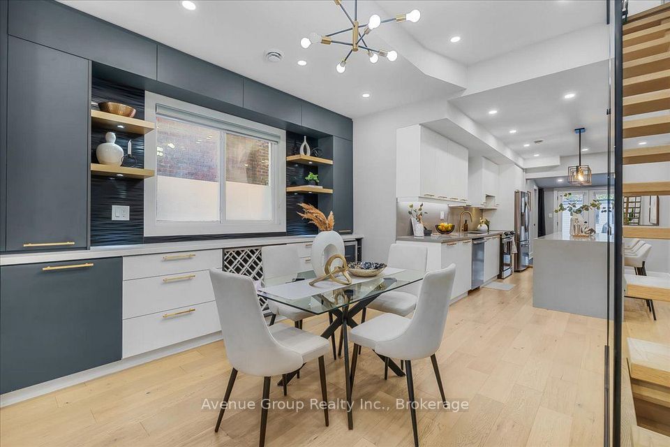 Semi-Detached  at 811 Dovercourt Road, Toronto, ON M6H 2X4