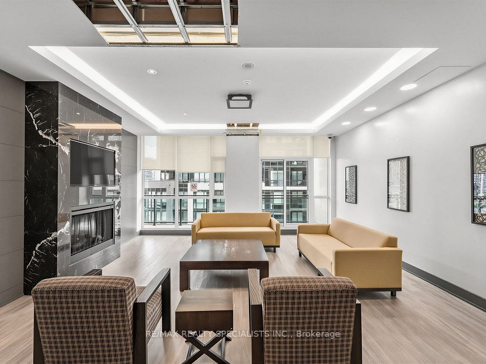 4065 Brickstone Mews 1401, Mississauga, ON L5B 0G3 18