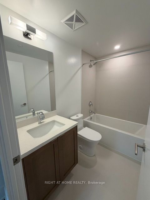 2450 Bloor Street W 507, Toronto, ON M6S 0A9 6
