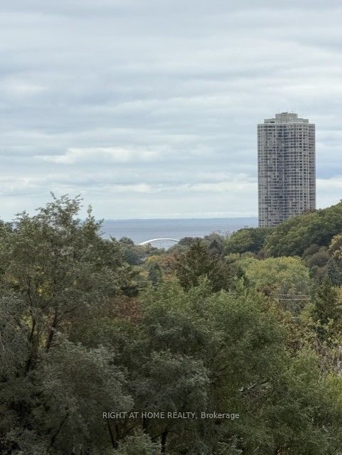 2450 Bloor Street W 507, Toronto, ON M6S 0A9 8
