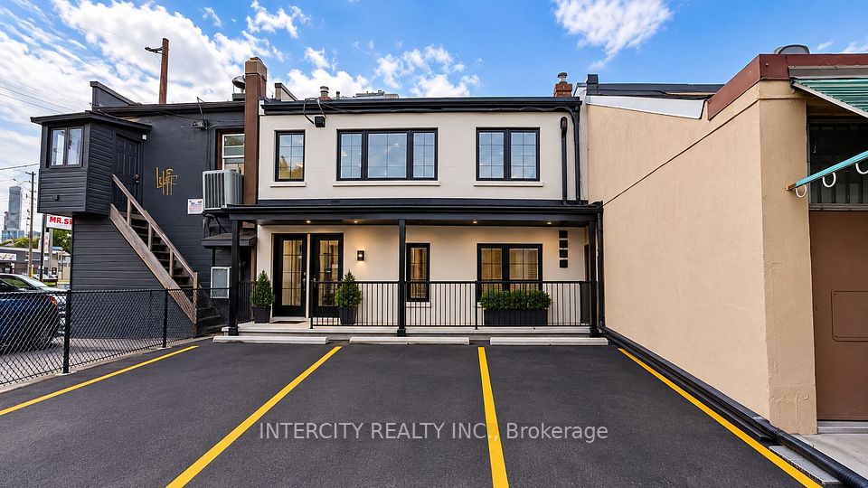 706 The Queensway B, Toronto, ON M8Y 1L3 12