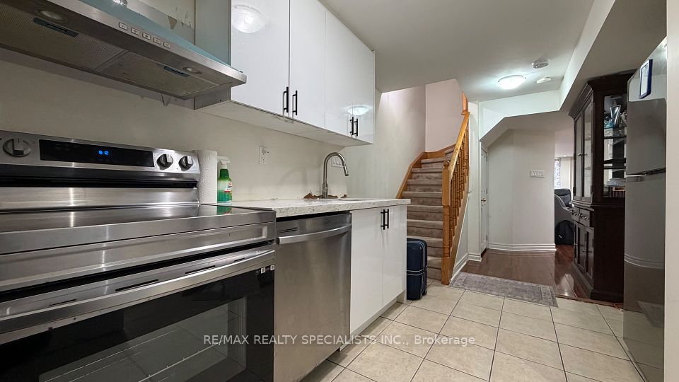 22 Panama Place Lower, Brampton, ON L6P 2G6 15