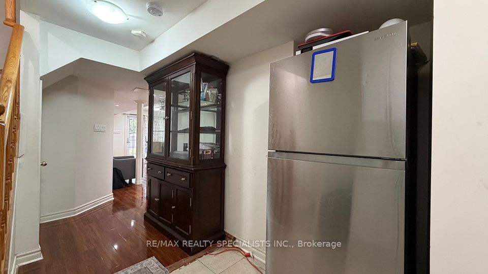 22 Panama Place Lower, Brampton, ON L6P 2G6 17