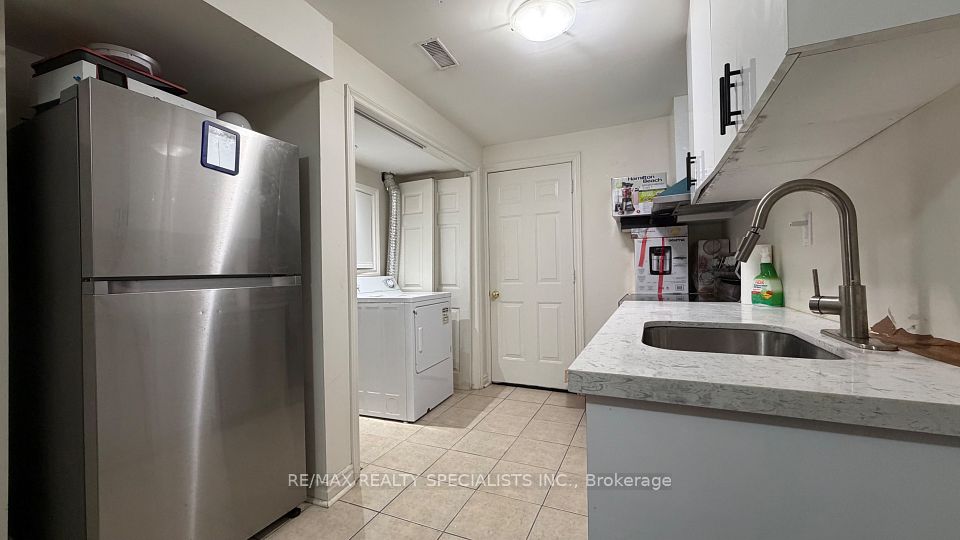 22 Panama Place Lower, Brampton, ON L6P 2G6 14