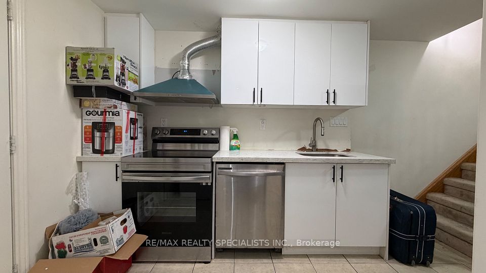 22 Panama Place Lower, Brampton, ON L6P 2G6 11