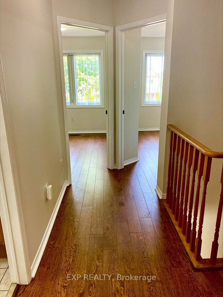 5526 Creditrise Place W, Mississauga, ON L5M 6E3 8